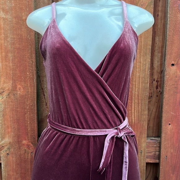 Guess Women’s Velvet Wrap Jumpsuit Burgundy Size S - Picture 5 of 14